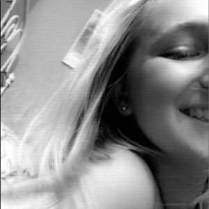 Meet your Posher, Alexis